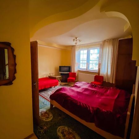 Domashnya Saduba Hotel Mukacheve Bagian luar foto