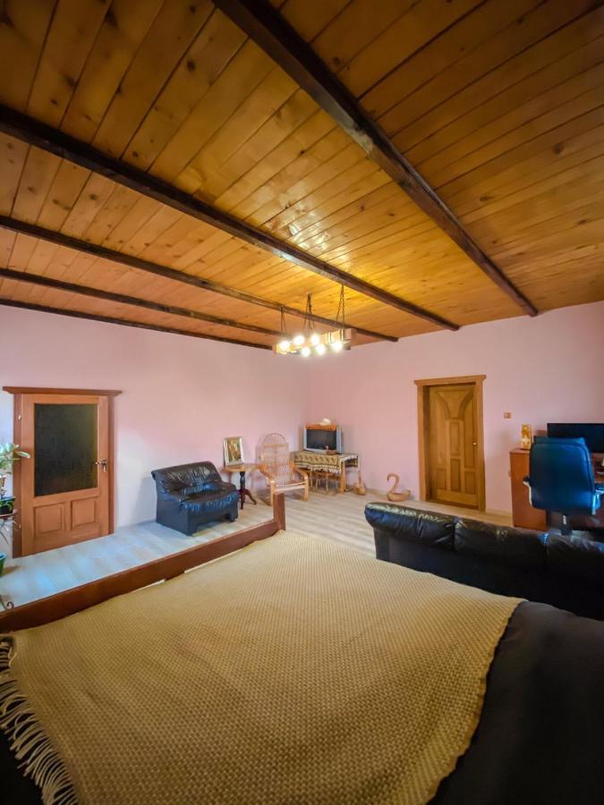 Domashnya Saduba Hotel Mukacheve Bagian luar foto